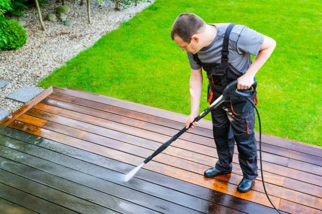 Remove Algae, Mold & Mildew